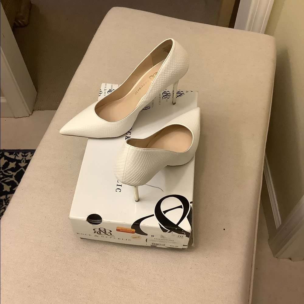 Classic Pumps